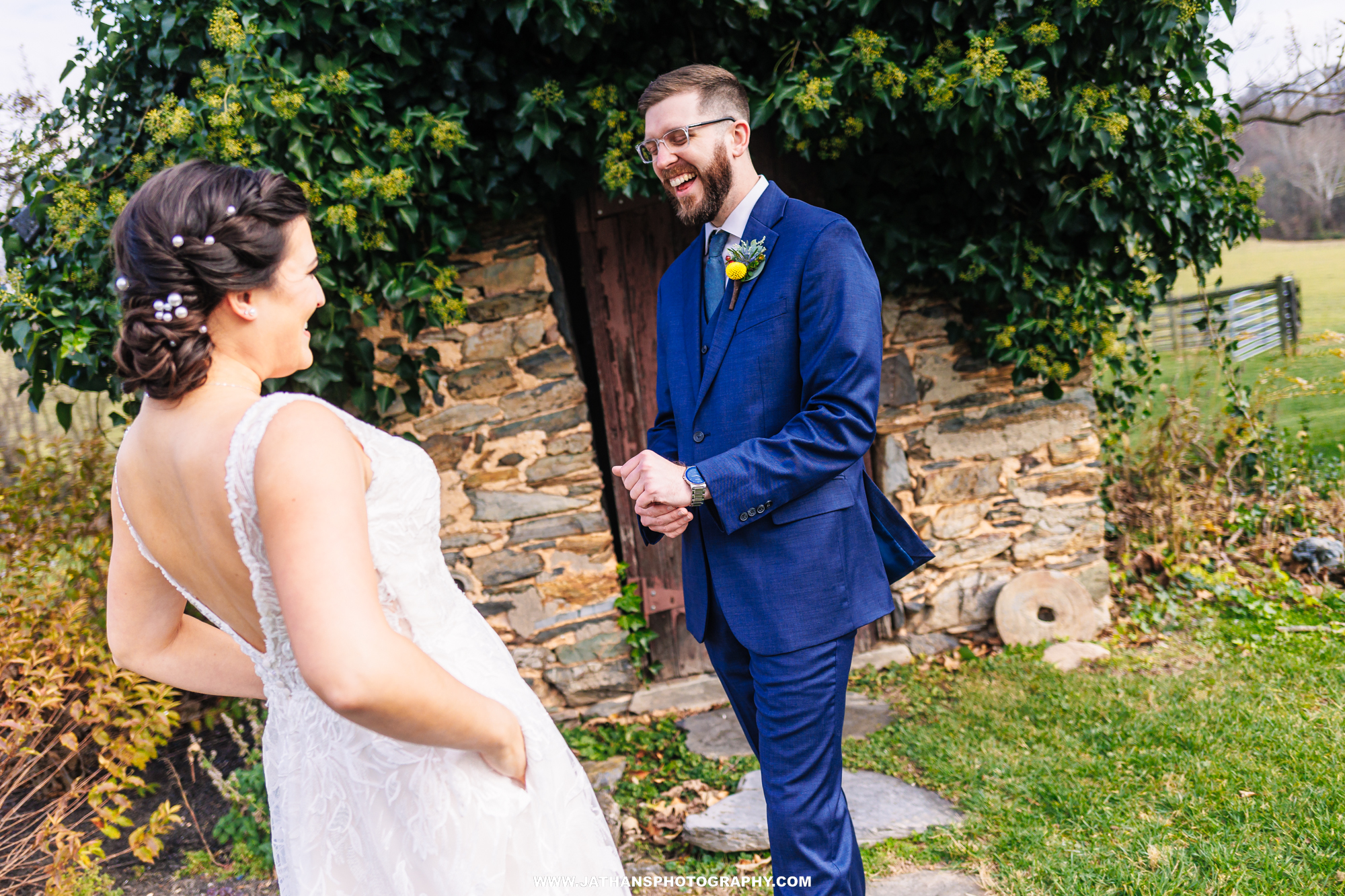 Beautiful Outdoor Dulany's Overlook Wedding In Frederick Maryland