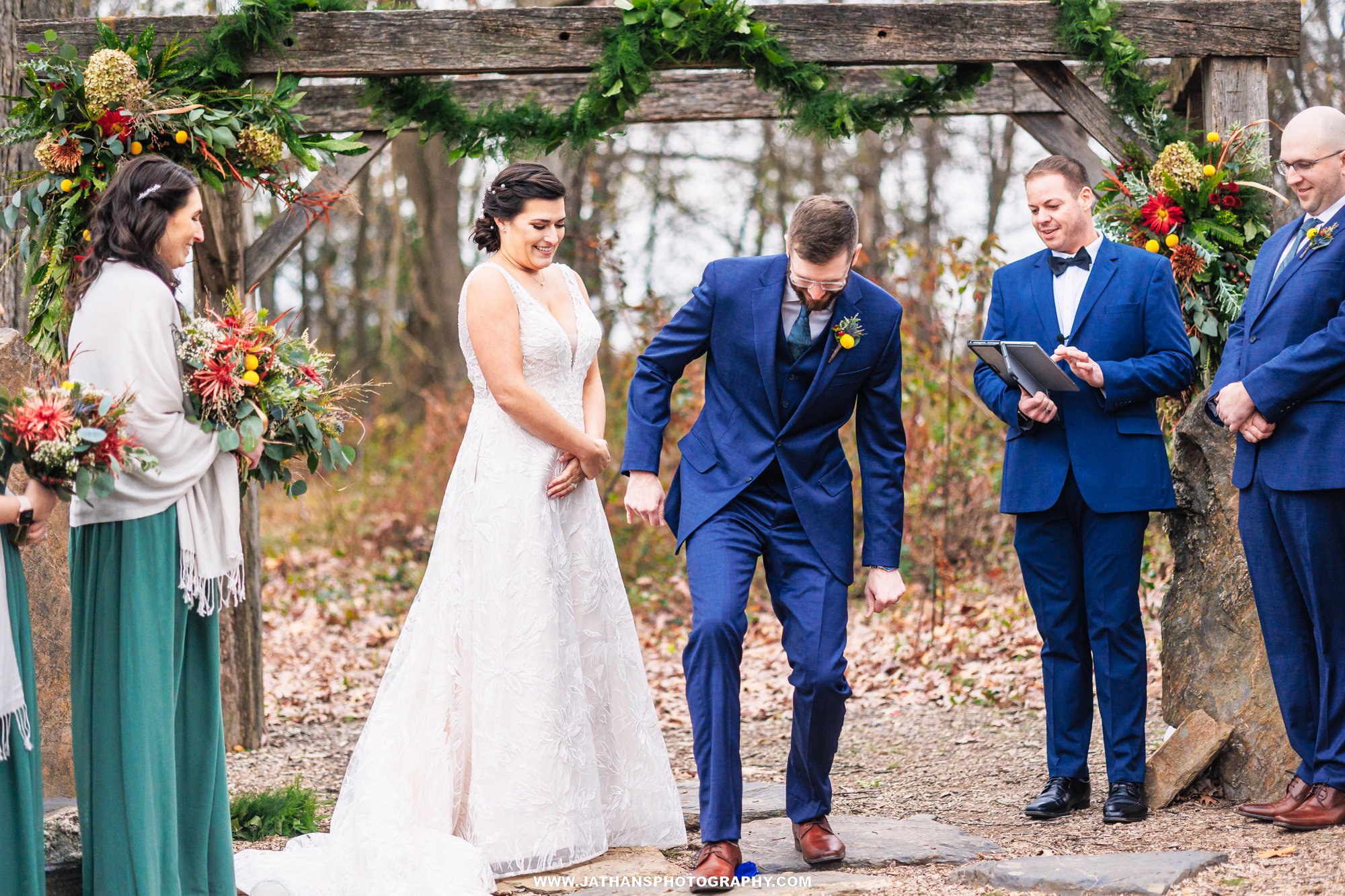 Beautiful Outdoor Dulany's Overlook Wedding In Frederick Maryland