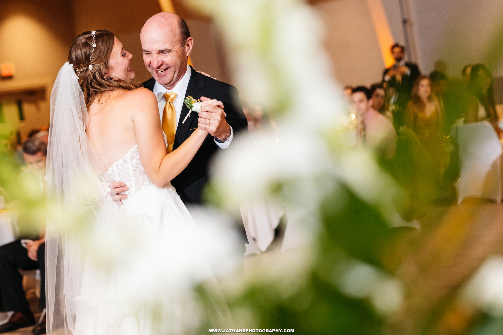 Gorgeous Lakeside Wedding Photos in Carrolltown Pennsylvania Wedding Photography