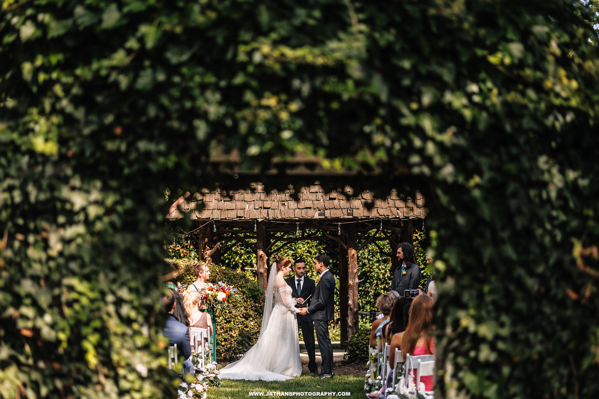 Gorgeous Vandiver Inn Havre de Grace Maryland Wedding Creative Maryland Wedding Photography