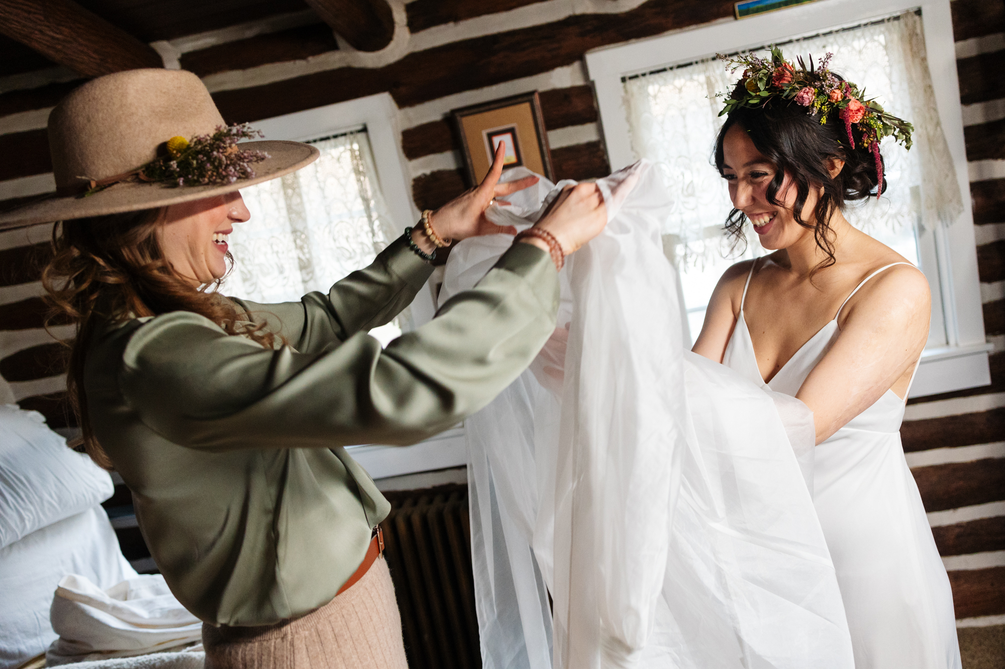 Outdoor Backyard Pennsylvania Beautiful Wedding Ceremony Photos