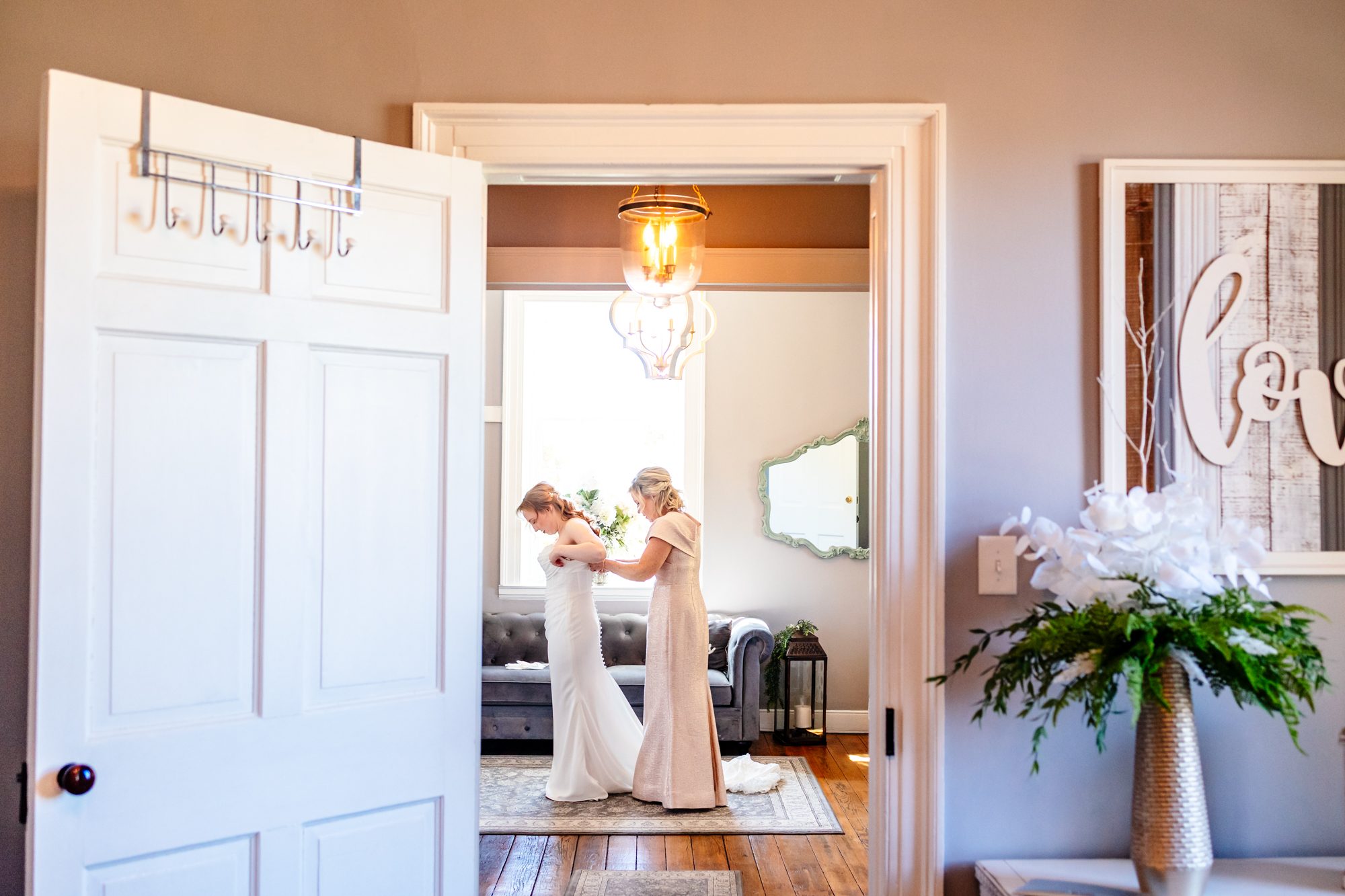 Gorgeous and Emotion Outdoor Stone Mill Inn Wedding Hallem PA Wedding Photography