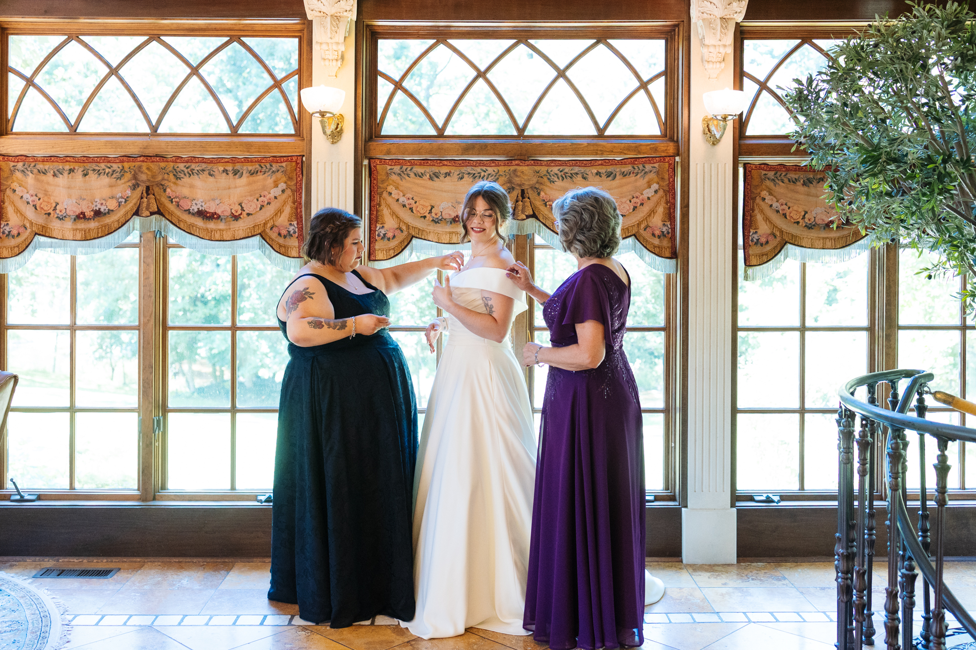 Gorgeous Moonstone Manor Elizabethtown PA Wedding Outdoor Summer Love
